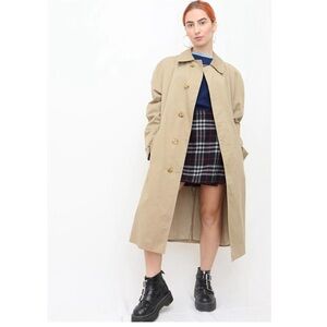 Acquascutum trench coat - medium
